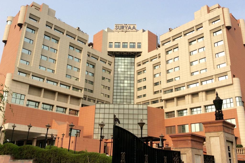 The Suryaa New Delhi Hotel Kültér fotó Suryaa Hospital