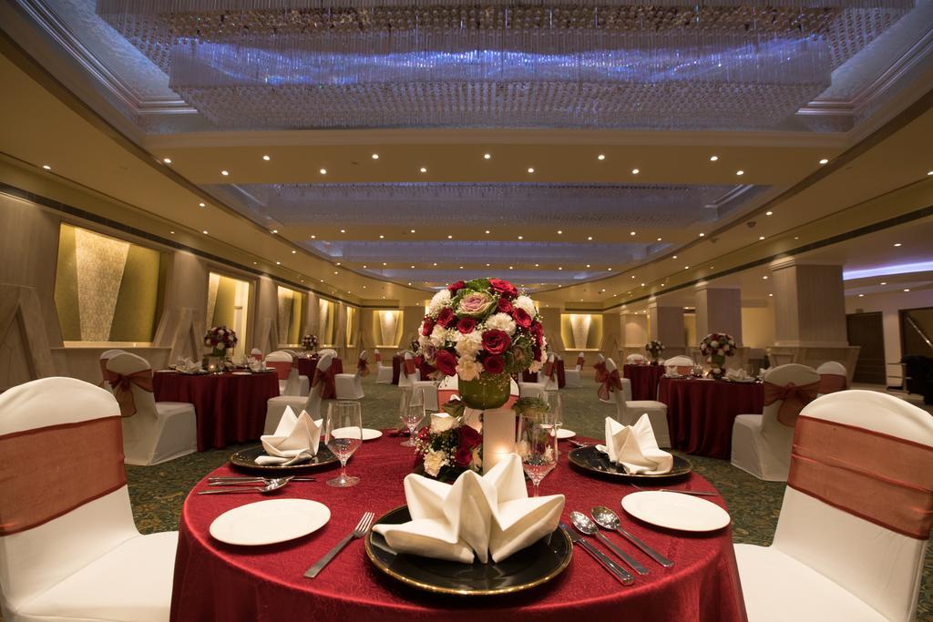 The Suryaa New Delhi Hotel Kültér fotó The Grand Ballroom