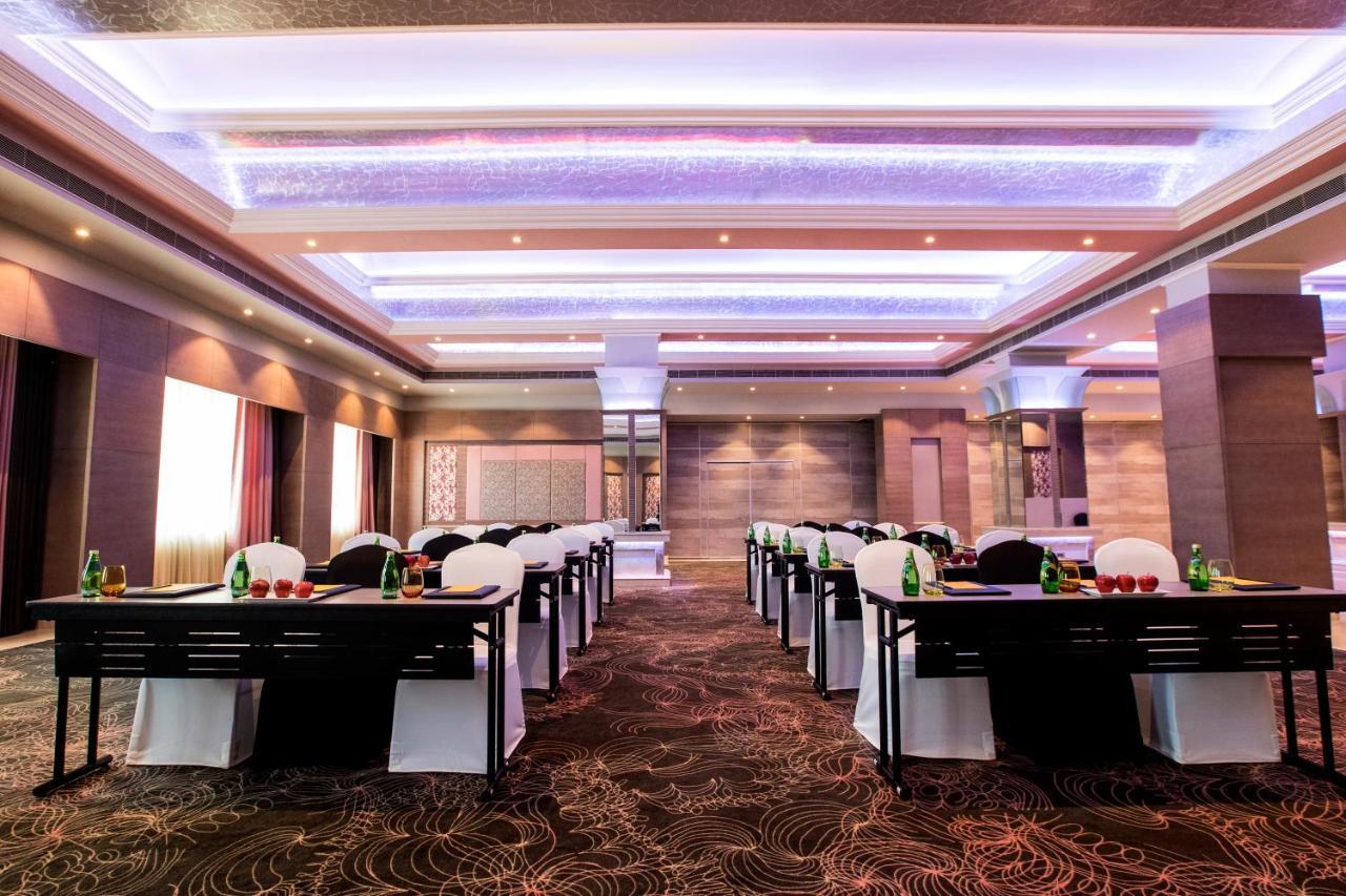 The Suryaa New Delhi Hotel Kültér fotó Meeting room